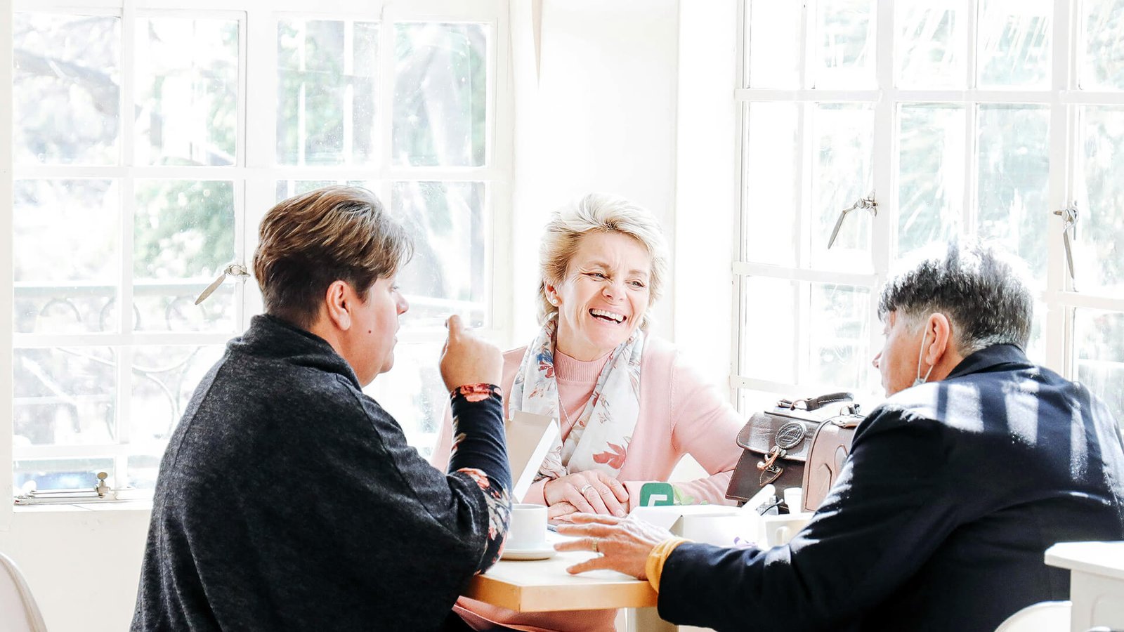 EsmiVida  Übersetzungen & Meer